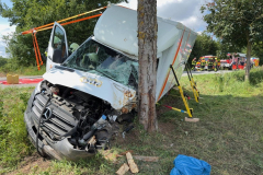 unfall-klinkrade-fahrer-eingeklemmt